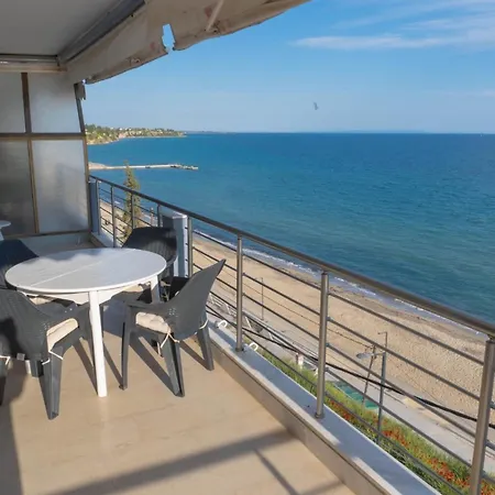 Poseidon's Balcony By Infinity Apartamento *