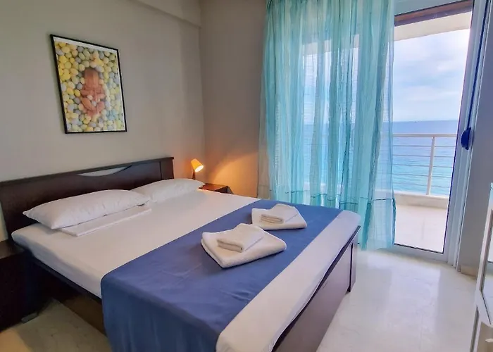 Poseidon's Balcony By Infinity דירה Nea Kallikrateia