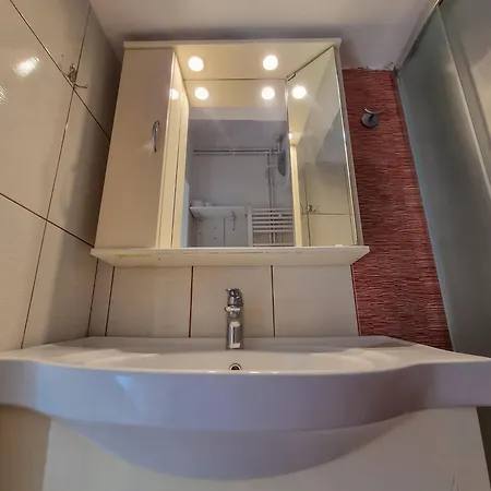 Poseidon's Balcony By Infinity Apartment